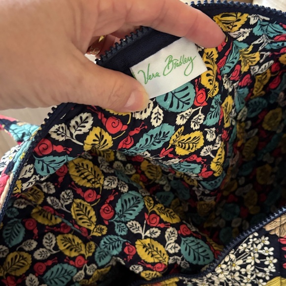 Vera Bradley Floral weekend duffle bag - Picture 2 of 4